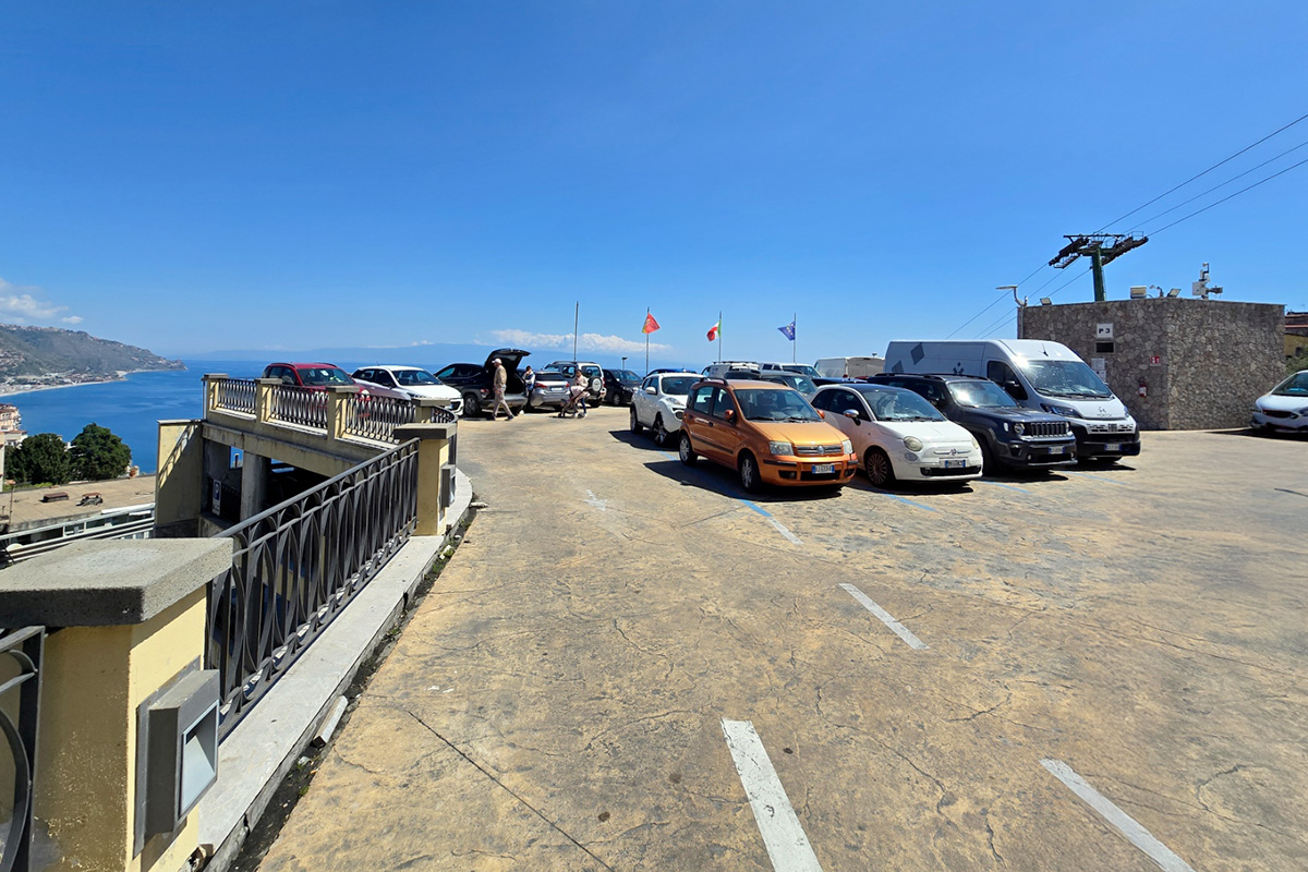 Piazzale Martiri di Nassiriya Parking